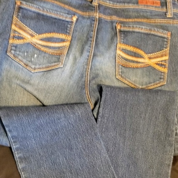 L.E.i. Ashley low-rise boot cut denim jeans - Picture 6 of 6